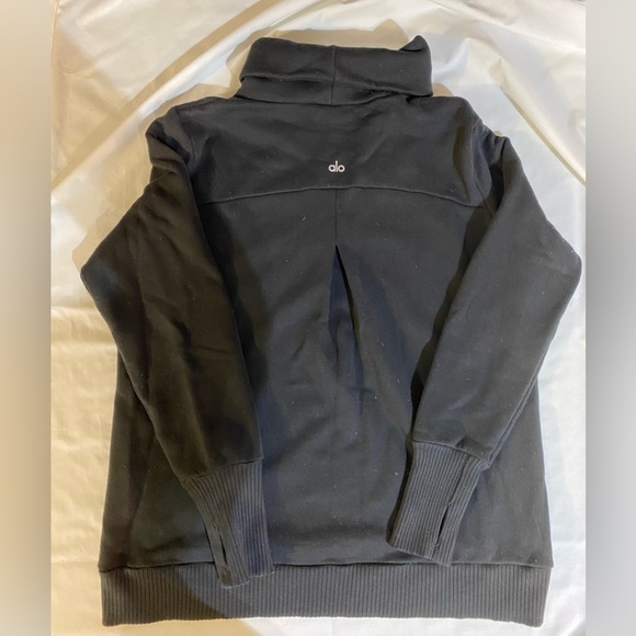 Alo Haze Long Sleeve Pullover Black Size Large EUC - Picture 3 of 8